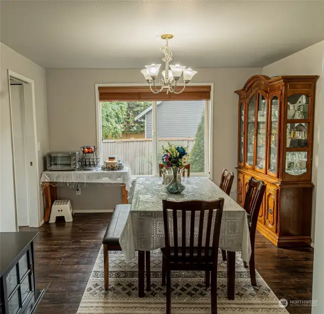 Eating area by kitchen