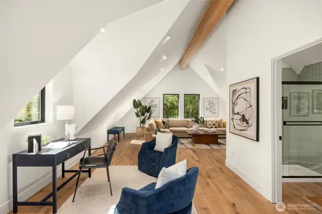 Prepare to be wowed...the third level guest suite, family room...the choice is yours. So many possibilities.