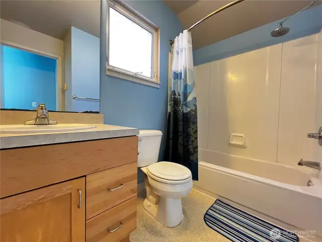 Hallway full bath