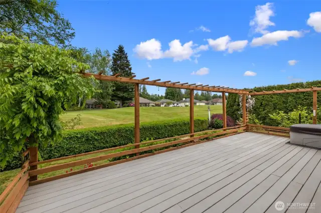 Have all your friends over for a BBQ and watch the golfers!