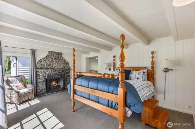 3RD BEDROOM With one of the 5 fireplaces.