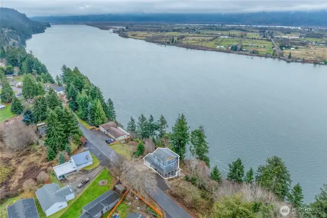 Another view of the mighty Columbia River.