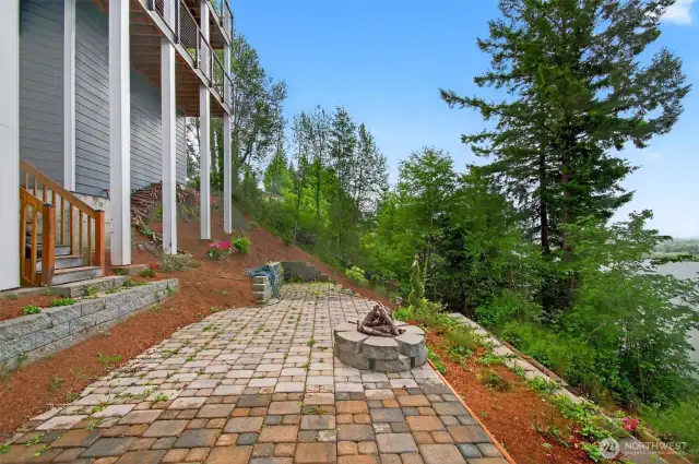 Here's the patio overlooking the river.