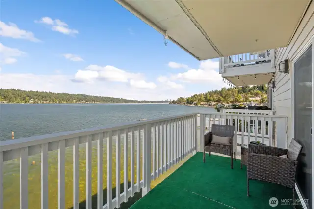 Balcony w/ 180º Lake Views