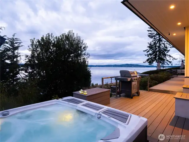 Sundance Hot Tub (serviced weekly)