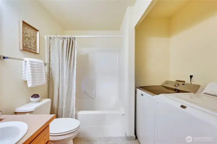 bathroom/laundry room downstaris