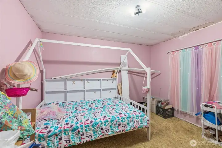 bedroom bedroom