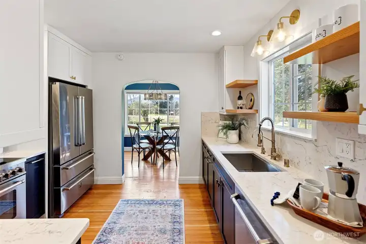 Formal dining off kitchen