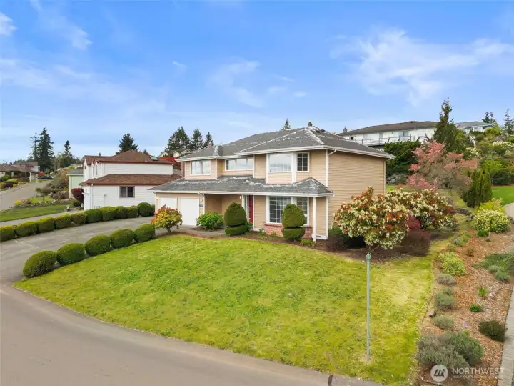 Pleasant curb appeal