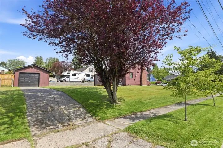 Such a nice yard and off street parking. Such a nice yard and off street parking.