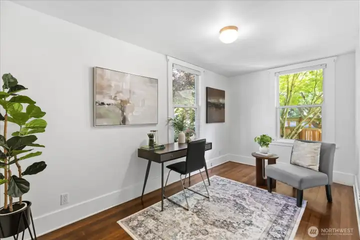 1st floor bedroom or office