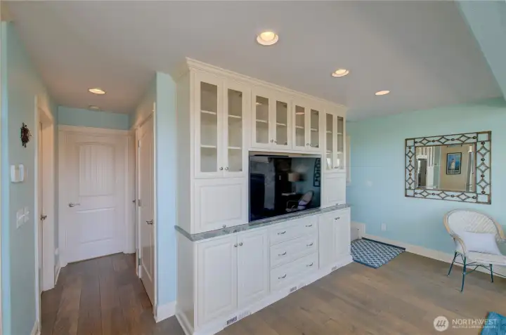 Full wall built in TV cabinet & storage