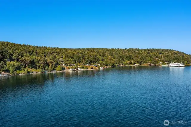 The shores of Vashon Island await you!