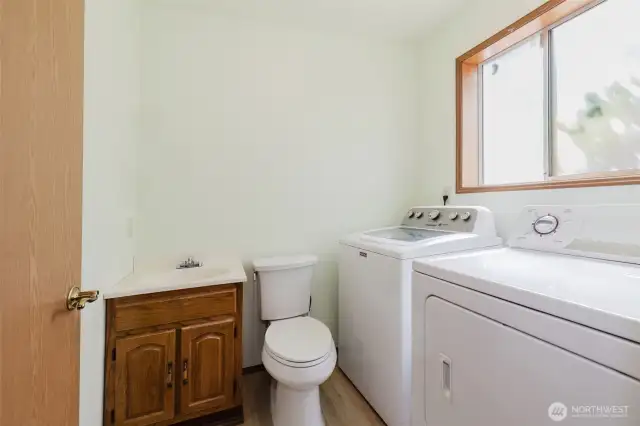 Half bath/Laundry Combo