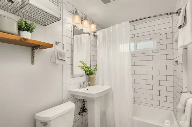 Full bath with heated tile floors. Cozy all year long!