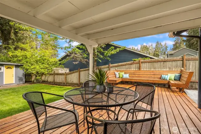 Spacious covered deck