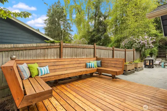 Built-in seating area