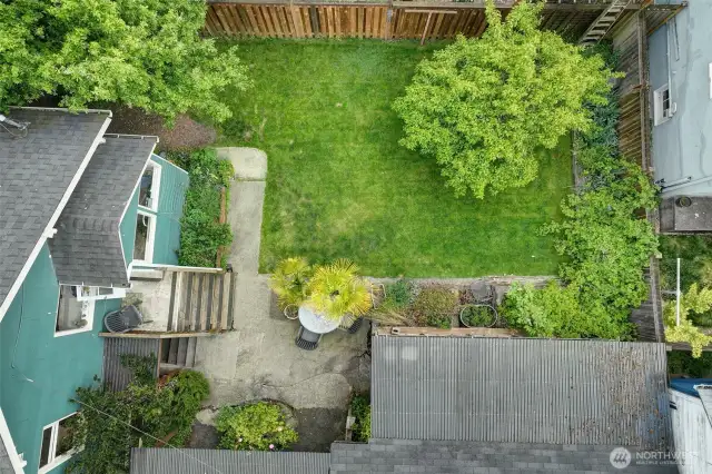 Lovely fenced back yard.