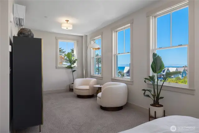 Primary bedroom sitting area w/ocean view