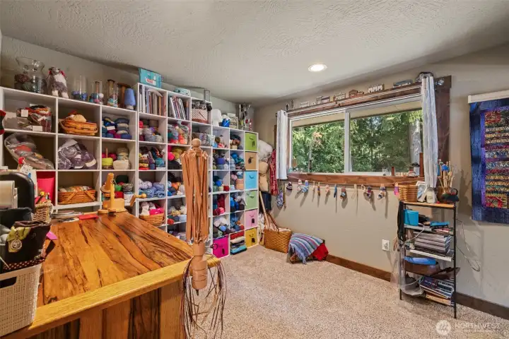 Craft room can be converted back to 3rd bedroom