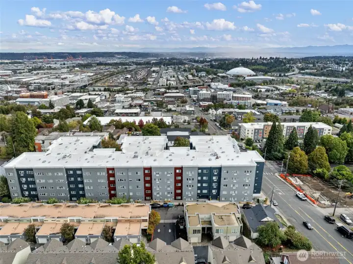 Close proximity to downtown and freeways.