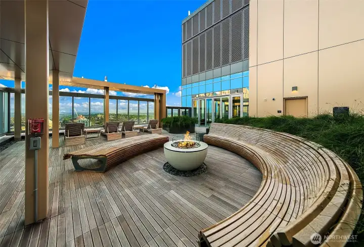 360 out door roof deck is unbelievable!
