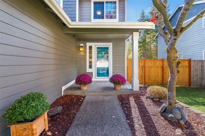 Inviting front porch!