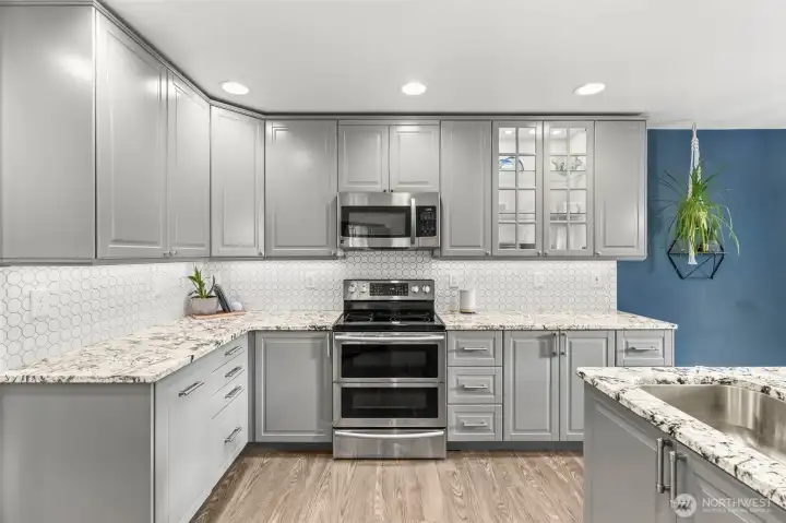 Beautiful cabinets that go all the way to the ceiling!