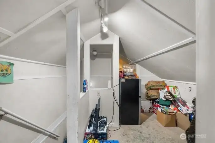 Upstairs foyer and stairs