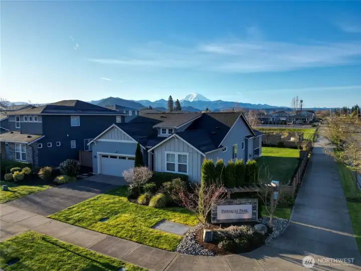 Luxury Living with Front-Row Mountain Views