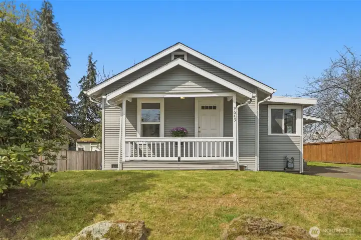 Affordable in-city living in a "make this your hometown" neighborhood near the shores of Lk WA. Affordable in-city living in a "make this your hometown" neighborhood near the shores of Lk WA.