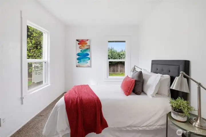 Secondary bedroom. Secondary bedroom.