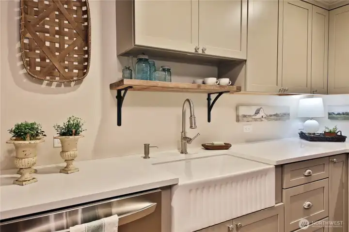 dropped farmhouse sink adds to the elegance of this newly renovated home