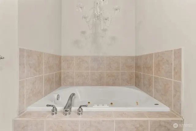 Primary Jetted Tub