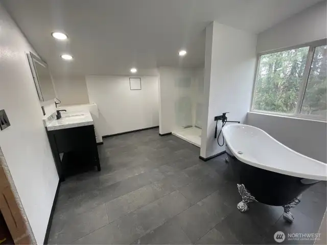 Primary bath - 5 piece - clawfoot tub