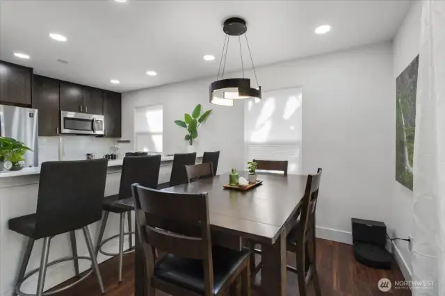Eating Counter and Dining Room
