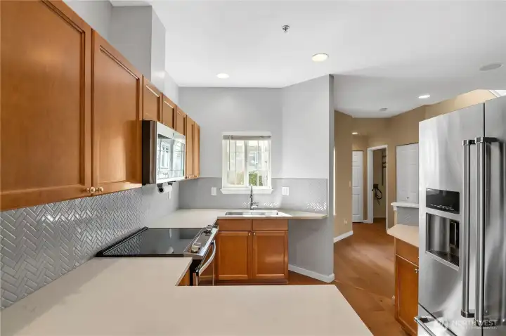 Kitchen w/ new Quartz