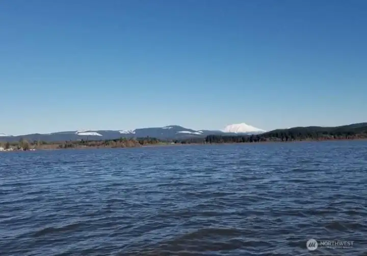 Silverlake with view of Mt St Helens