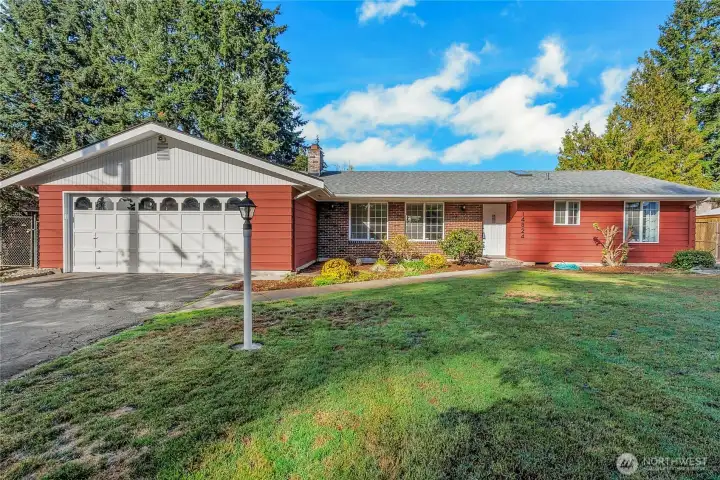 Beautiful Rambler With Large Lot and RV Parking!