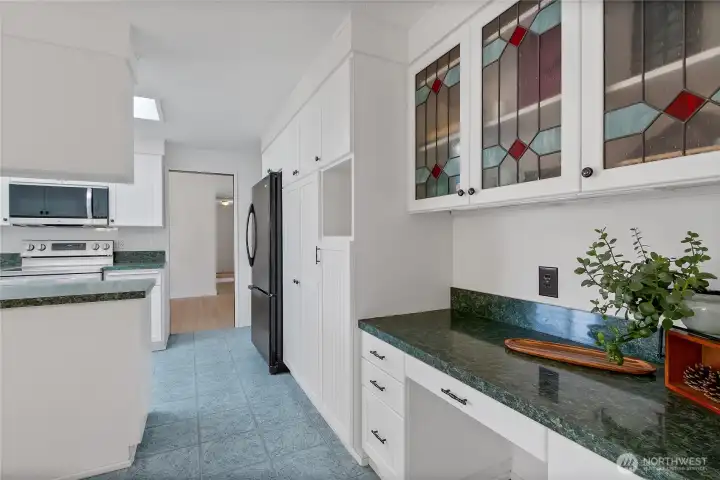 Lot's of Extra Cabinet Space