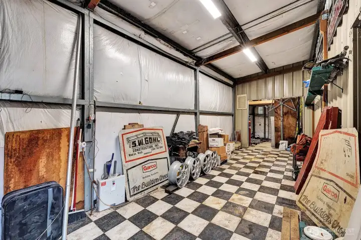 Extra garage space on the left