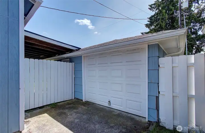 Detached Garage
