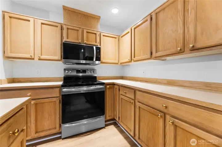 Stove and Microwave are newer