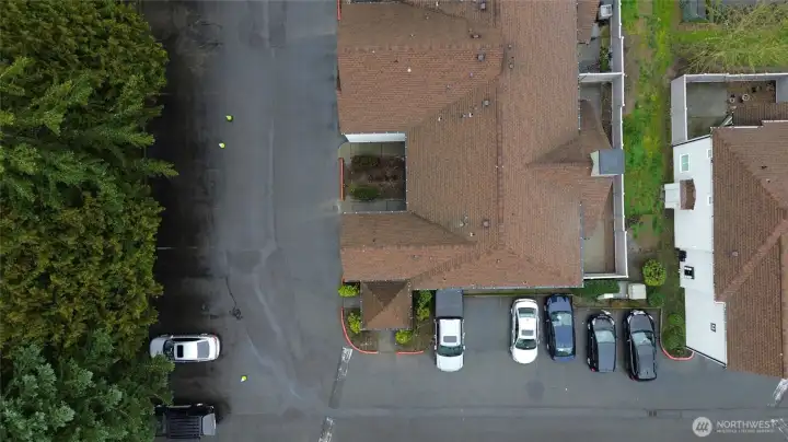 End Unit! New Room, Siding, Windows & Exterior Paint In 2025!