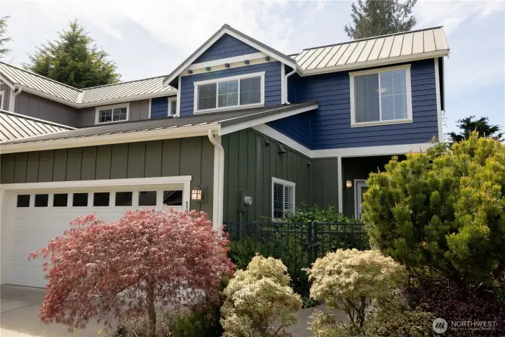 2-Story Townhouse with gardens and fenced and  gated front & back yard