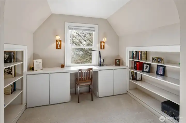 Nook off primary bedroom