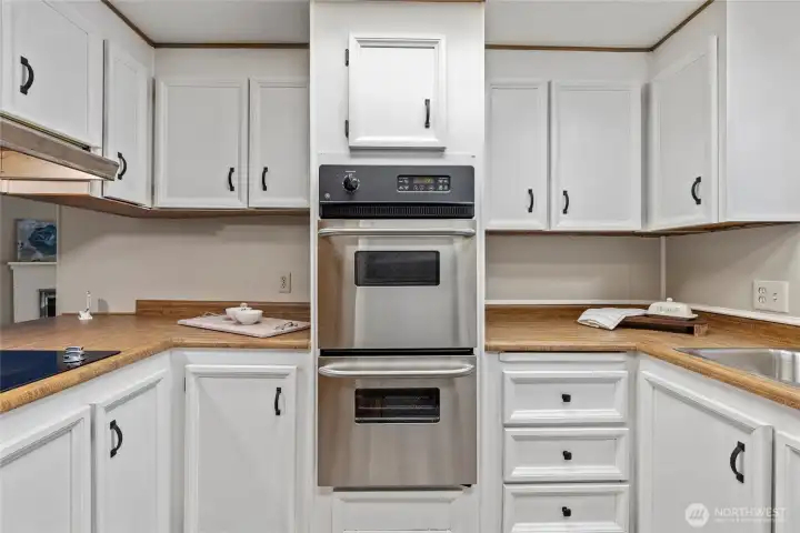 Beautiful Stainless Steel Double Ovens