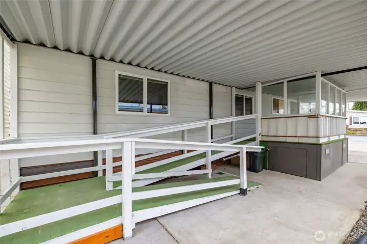 Accessible ramp with Access to the front door of Home