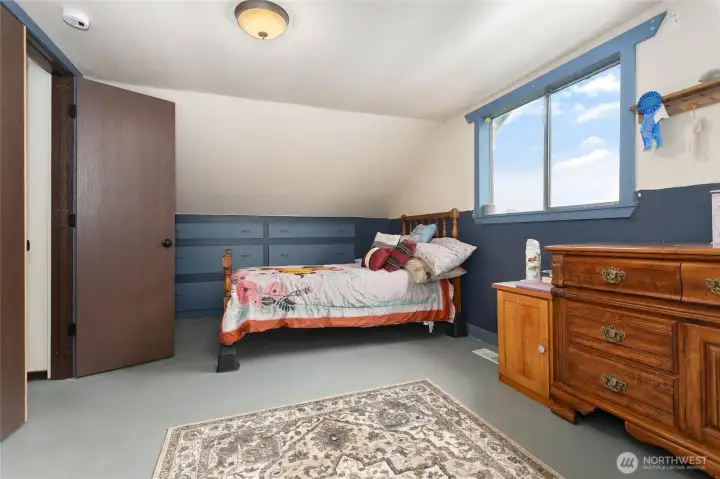 North upstairs bedroom.