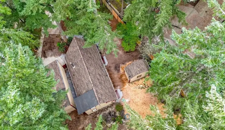 Brand new roof on all structures.